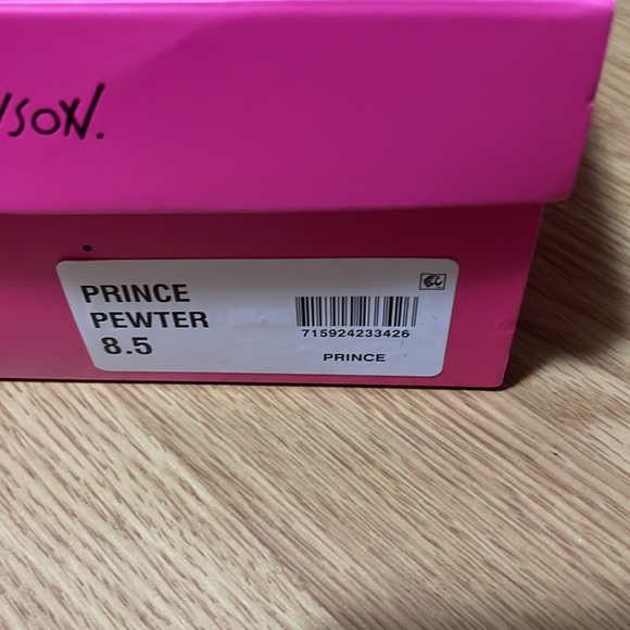 BETSEY JOHNSON PRINCE PEWTER PUMPS!! - Picture 4 of 5